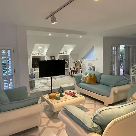 Relaxing House At The *